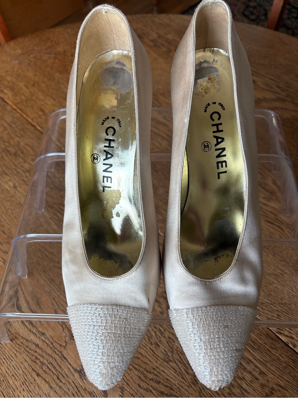 CHANEL Vintage Cream Satin Pointed Toe Pumps with Textured Cap Size 39 EU/8.5 US - Picture 5 of 16
